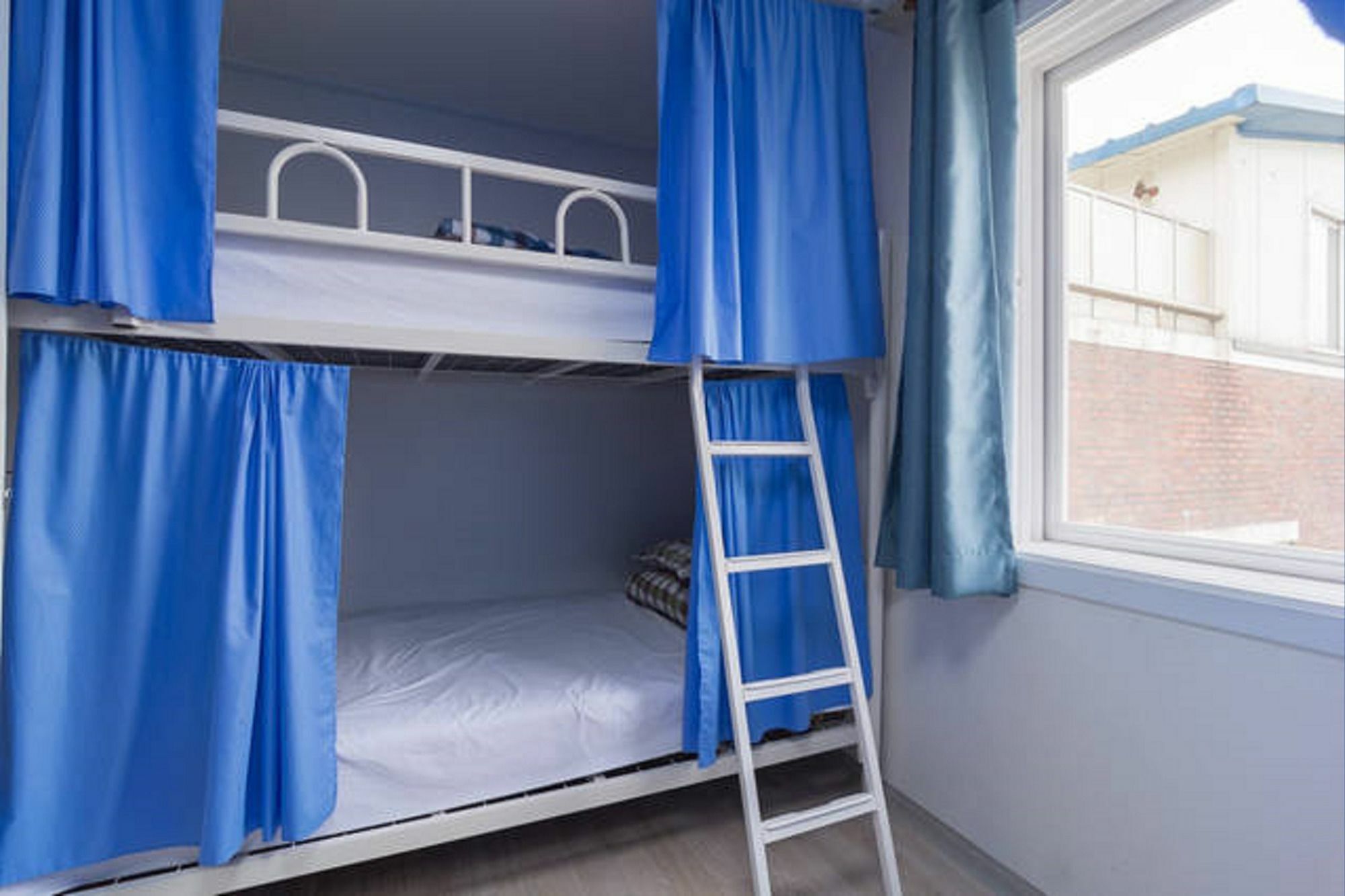 Yacht Guest house 2*